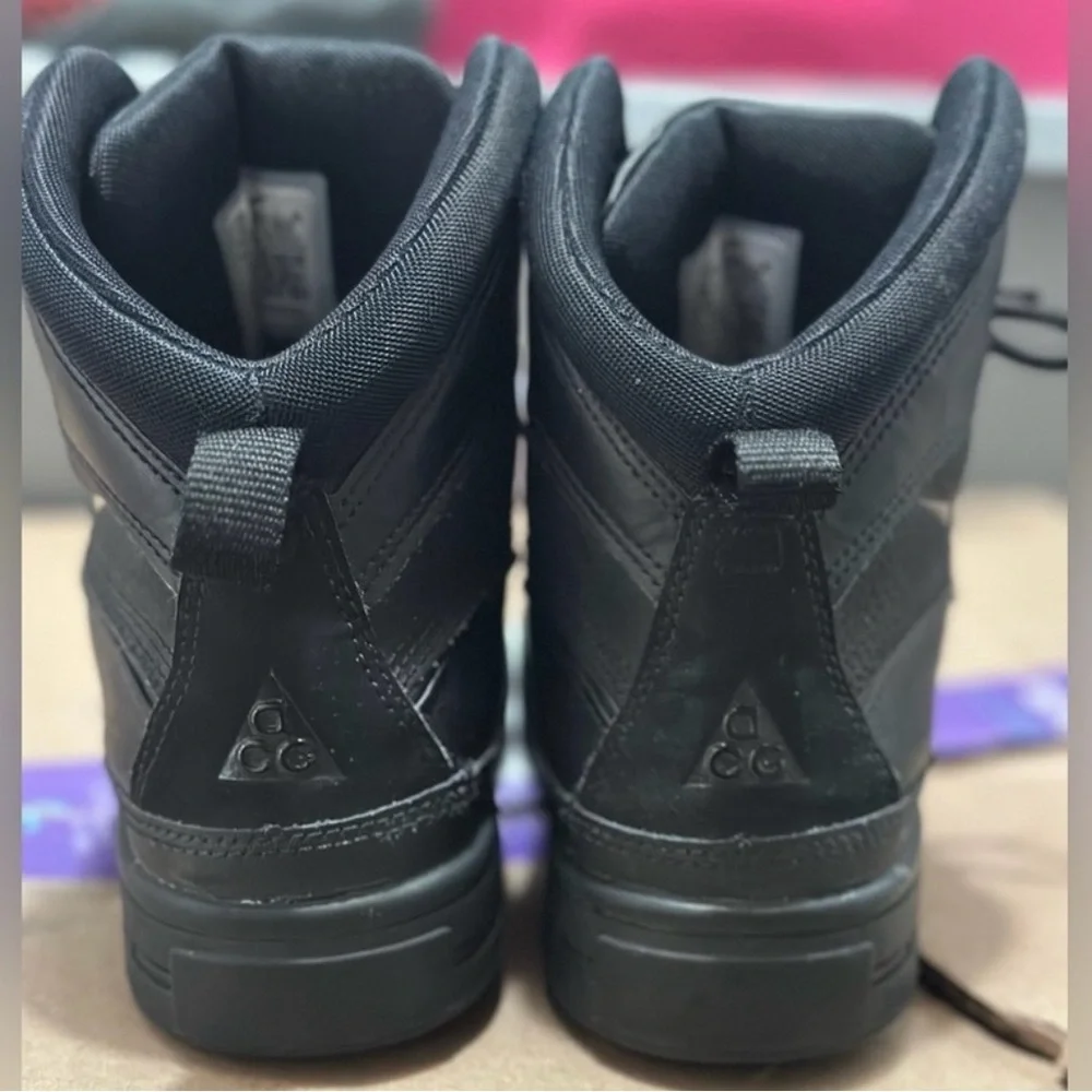 ✨ Nike ACG ✨ Woodside 2 Duck Boots Kids Size 4Y Hiking Rain Snow Black